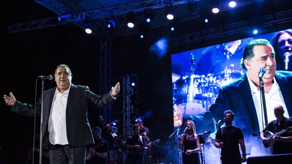 Β.Καρράς: Όταν τραγούδησε αφιλοκερδώς για να βοηθήσει παιδί με αναπηρία