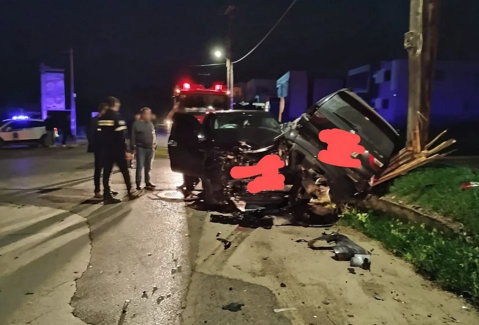 Χανιά: Σύγκρουση δύο αυτοκινήτων στην Κίσσαμο – Μετατράπηκαν σε άμορφη μάζα σιδερικών (φώτο)