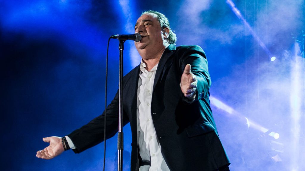 Συνεργάτης του Β.Καρρά αποκαλύπτει: «Μας είχε απαγορεύσει να βγάλουμε προς τα έξω κάτι για τις φιλανθρωπίες του»