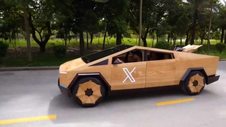 Η απάντηση του Ε.Μασκ σε αυτόν που κατασκεύασε το καινούργιο Tesla από ξύλο (βίντεο)