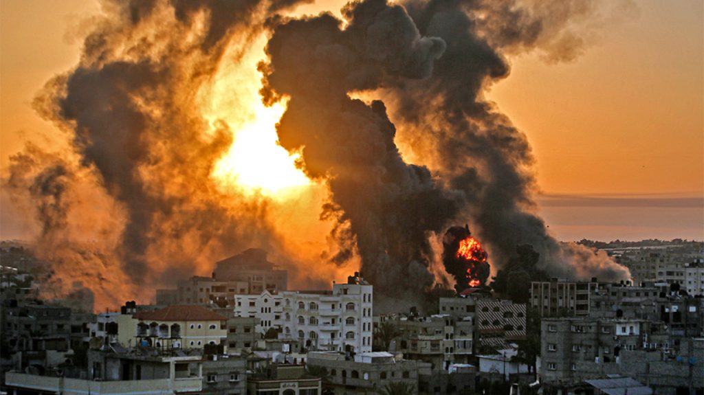 Ο ισραηλινός Στρατός παραδέχεται ότι υπήρξαν παράπλευρες απώλειες από το χτύπημα σε προσφυγικό καταυλισμό στη Γάζα