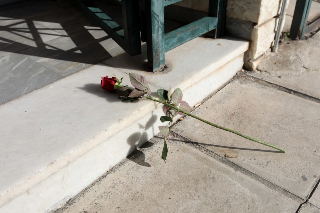 Μητέρα των αδελφών από τη Ν.Σμύρνη: «Αφού τον χτύπησε, ζητούσε συγγνώμη»