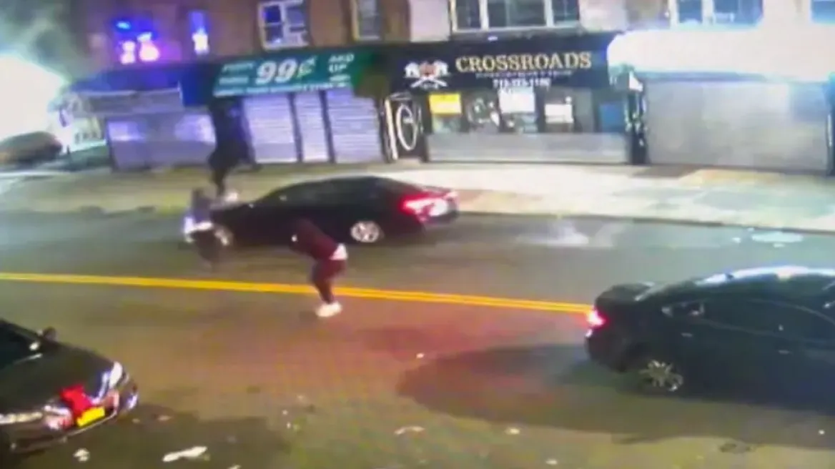 Νέα Υόρκη: Ένοπλοι έστησαν ενέδρα και σκότωσαν 28χρονη μητέρα στο αυτοκίνητό της (βίντεο)