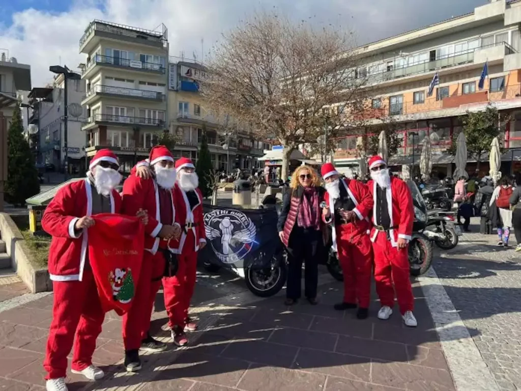 Άγιο-Βασίληδες καβάλησαν τις μηχανές και ξεχύθηκαν στους δρόμους της Ξάνθης (βίντεο)