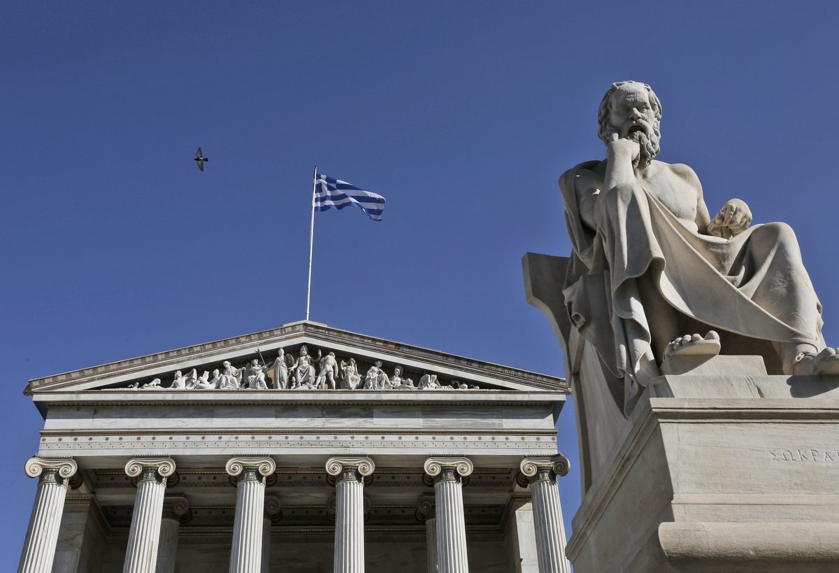 Η κυβέρνηση πανηγυρίζει για την οικονομία αλλά το χρέος είναι κολοσσιαίο, οι επενδύσεις λίγες και οι Έλληνες φτωχοποιούνται