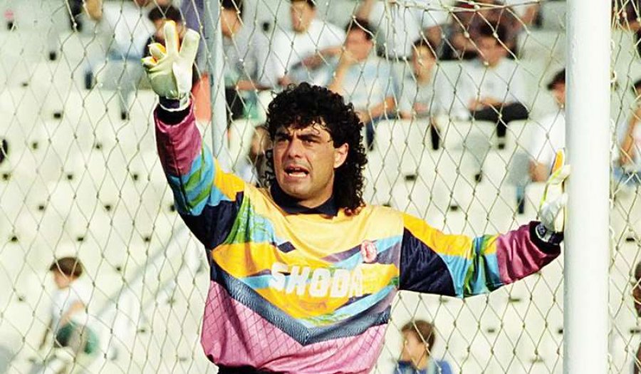 «Μύρτσο γερά το βράδυ στον Καρρά»: Γιατί και πότε βγήκε το γνωστό σύνθημα (βίντεο)