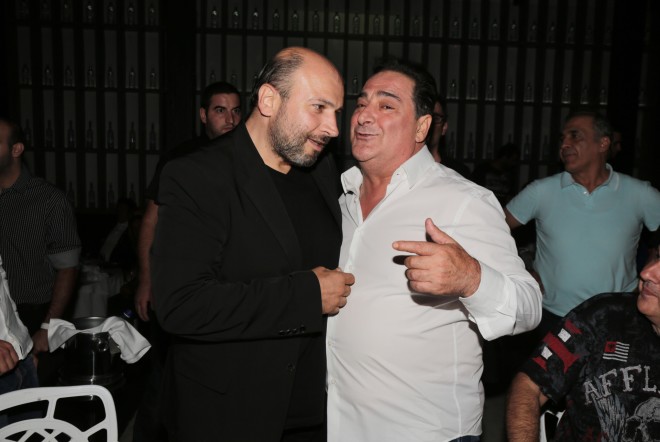 Ν.Ζωιδάκης: Ξεσπά ο τραγουδιστής για τη φωτογραφία του Β.Καρρά – «Πήγε δικός του άνθρωπος να κάνει αυτό το πράγμα;»