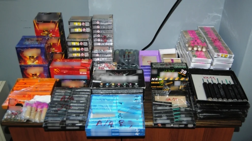 Σέρρες: Έκρυβε κροτίδες, μαχαίρια και ρόπαλα στο σπίτι του – Εξετάζεται αν είχε σχέση με χούλιγκαν 