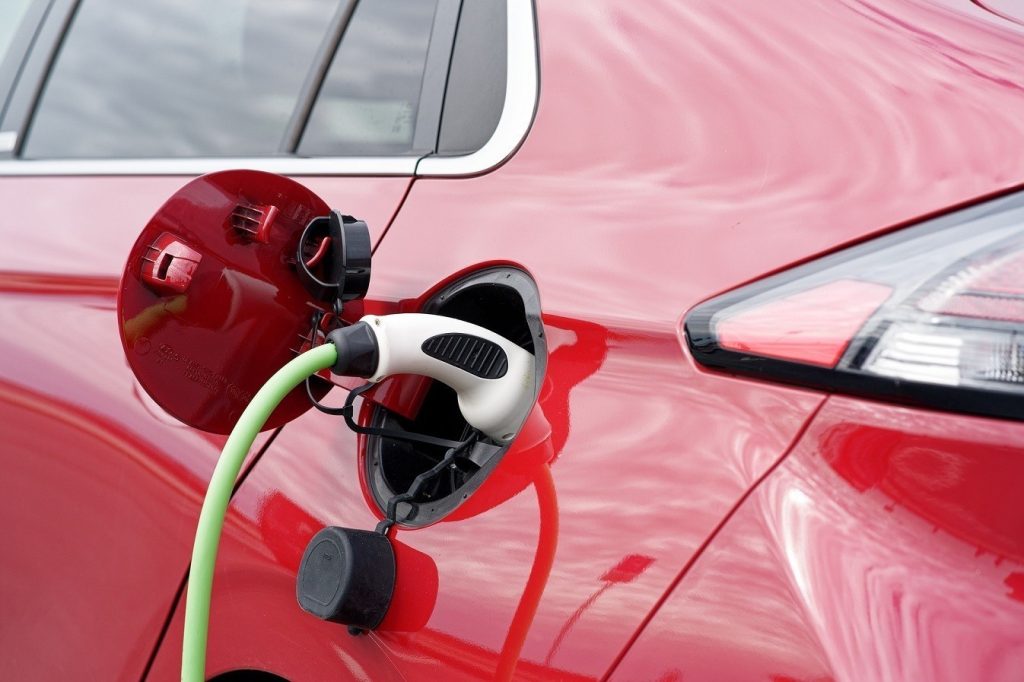 Ηλεκτρικά αυτοκίνητα: Ρυπαίνουν λιγότερο από τα συμβατικά