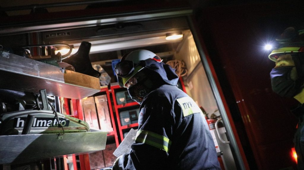 Πυρκαγιά ξέσπασε σε διαμέρισμα στη Νέα Σμύρνη – Απομακρύνθηκε μια ηλικιωμένη