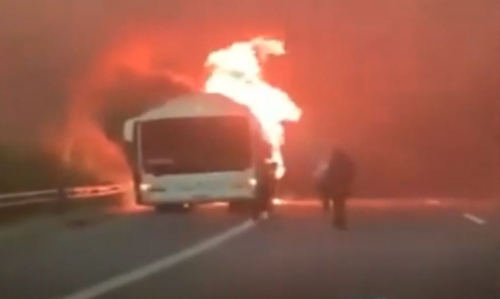 Αλμυρός: «Λαμπάδιασε» λεωφορείο του ΚΤΕΛ με προορισμό τη Θεσσαλονίκη
