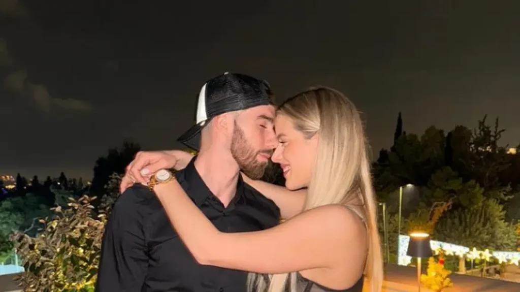 Παναθηναϊκός: Στην αγκαλιά της συντρόφου του άλλαξε χρόνο ο Λ.Βιλντόσα (φωτο)