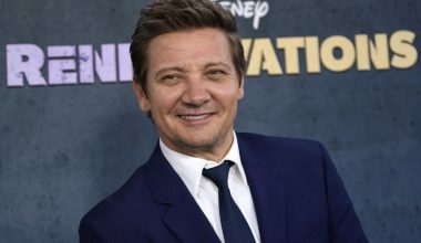 Τ.Ρένερ: Πέρασε ένας χρόνος από το σοκαριστικό ατύχημα που παραλίγο να του στοιχίσει την ζωή (φώτο)