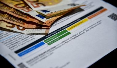 Αυτά είναι τα τιμολόγια ηλεκτρικού ρεύματος για τον Ιανουάριο –  Στα 13,6-17 λεπτά ανά κιλοβατώρα