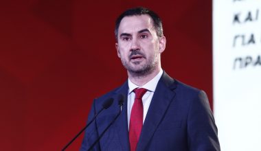 Νέα Αριστερά: Ο Α.Χαρίτσης επισκέφθηκε μαζί με βουλευτές τις πληγείσες περιοχές της Θεσσαλίας