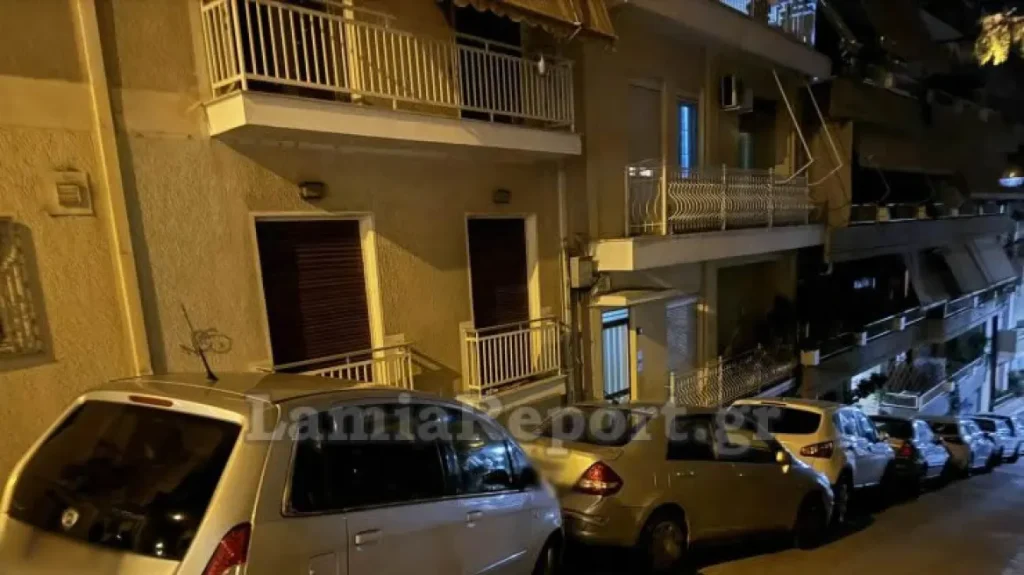 Λαμία: Οδηγός παραβίασε το STOP σε κατηφόρα και προκάλεσε καραμπόλα (φωτο)