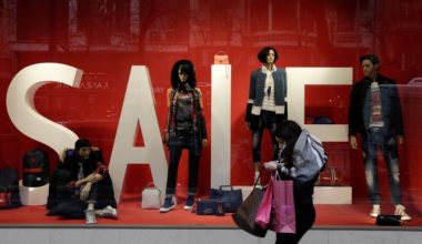 Κλειστά σήμερα τα μαγαζιά – Πότε ξεκινούν οι εκπτώσεις