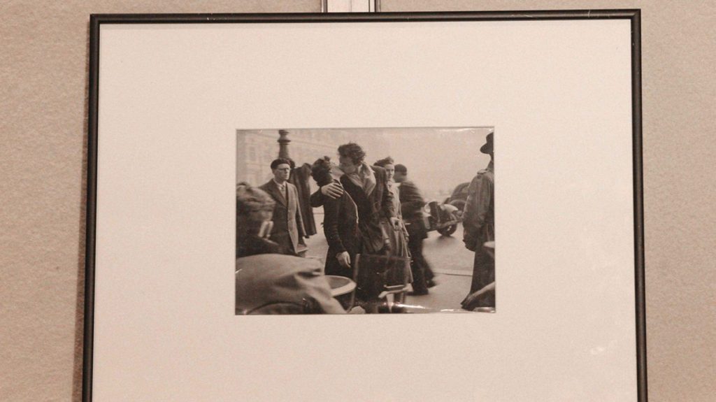 Γαλλία: Πέθανε η γυναίκα από το πιο γνωστό φωτογραφικό φιλί