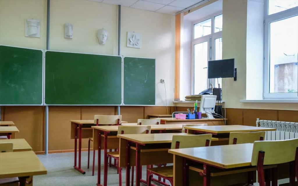 Οι 11 οδηγίες του ΕΟΔΥ για το άνοιγμα των σχολείων – Πότε συστήνεται να μένουν σπίτι οι μαθητές 