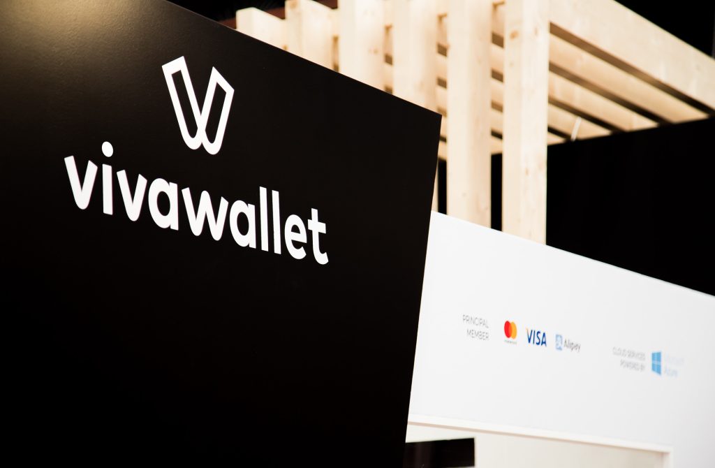 H New York Post κατηγορεί τη Viva Wallet για συνεργασία με την πορνογραφική εταιρεία Sirina