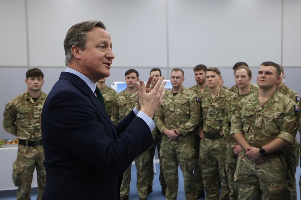Κατσάδα του Ν.Κάμερον στον βρετανικό στρατό στην KFOR: «Είστε εδώ για να πολεμήσετε»