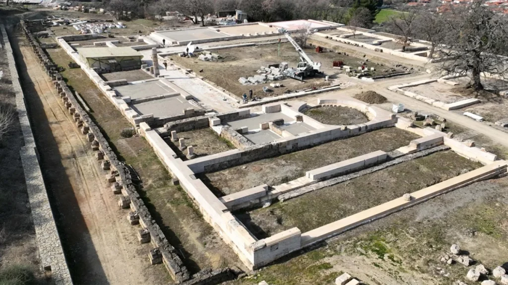 Αιγές: Αύριο τα εγκαίνια του «Παρθενώνα της Μακεδονίας» (φωτο)