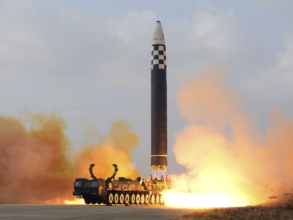 Λευκός Οίκος: «Η Βόρεια Κορέα παρέδωσε στη Ρωσία πυραύλους που χρησιμοποιήθηκαν στην Ουκρανία»