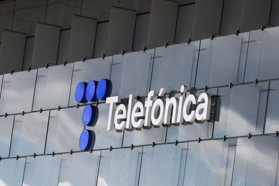 Ισπανία: Η Telefónica θα απολύσει πάνω από 3.400 εργαζομένους της
