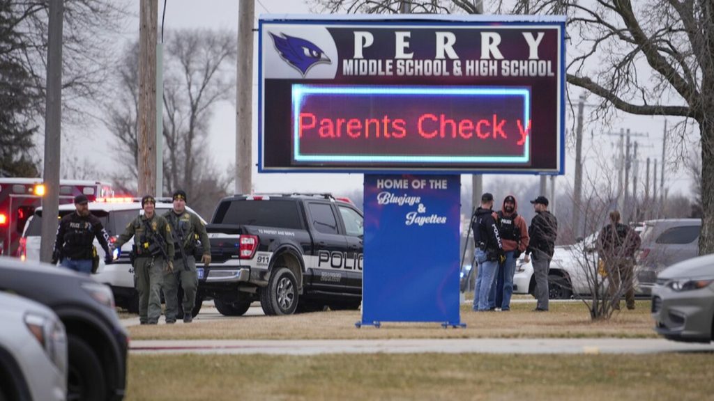 ΗΠΑ: Ταυτοποιήθηκε ο 17χρονος που σκότωσε έναν μαθητή σε λύκειο της Αϊόβα
