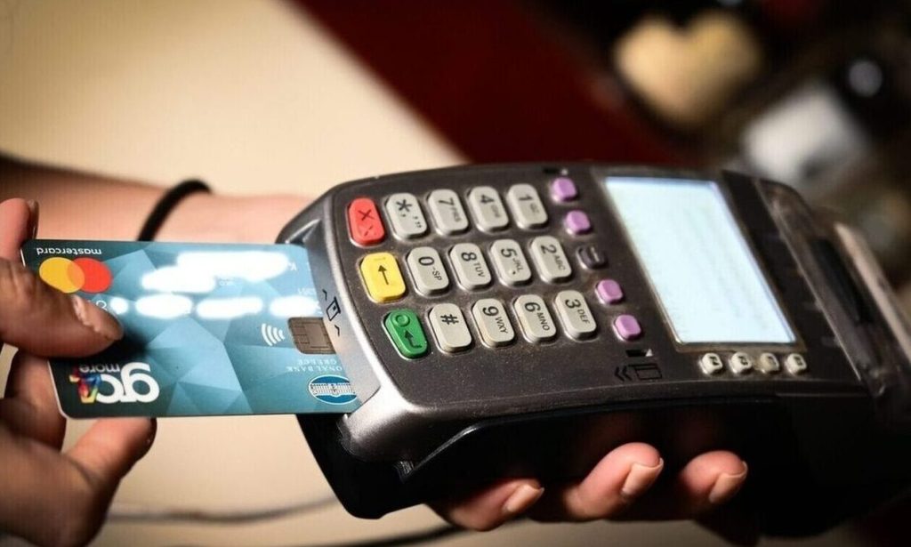 Υποχρεωτική η χρήση IRIS για ελεύθερους επαγγελματίες και επιχειρήσεις