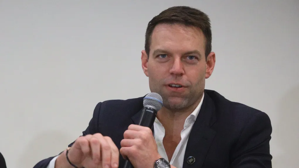 ΣΥΡΙΖΑ: Το «Χ» «ξεσάλωσε» με το κάλεσμα του Σ.Κασσελάκη για τριήμερο στις Σπέτσες