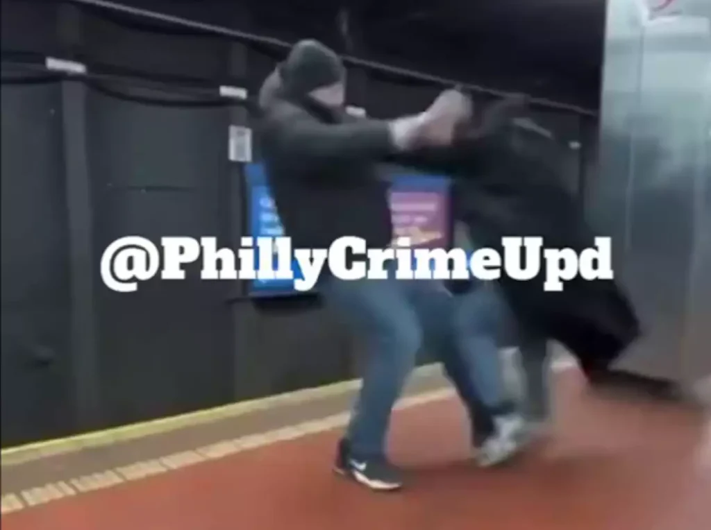ΗΠΑ: Καυγάδιζαν σε αποβάθρα του μετρό και τον έριξε στις ράγες – Σοκαριστικό βίντεο 