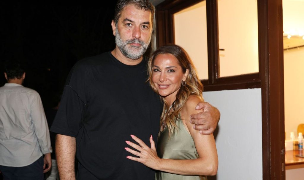 Η Δ.Βανδή και ο Β.Μπισμπίκης ποζάρουν αγκαλιασμένοι στο Λονδίνο – «Είσαι η ζωή μου» (φωτο) 