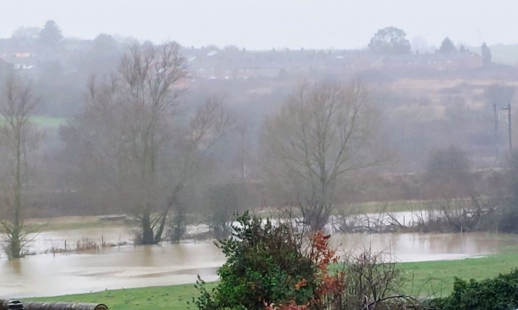 Βρετανία: Πλημμύρισαν ποτάμια μετά την σφοδρή κακοκαιρία που έπληξε την χώρα