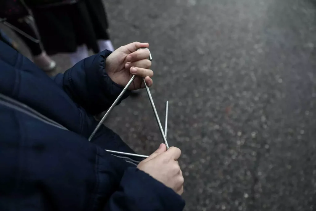 Αγρίνιο: Ένοικος πολυκατοικίας ξυλοφόρτωσε μαθητή που πήγε να πει τα κάλαντα