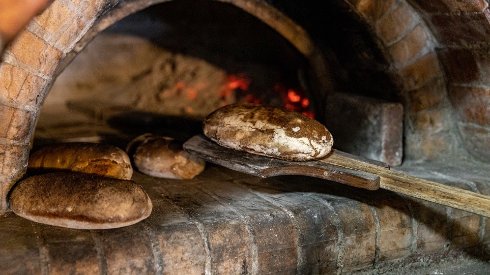 Η «πίτα των φτωχών»: Ποιο ήταν το φαγητό που έτρωγε όλη η Ελλάδα και χάθηκε στο πέρασμα των χρόνων 