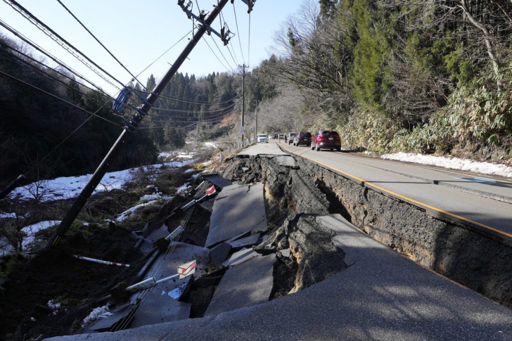 Ιαπωνία: Στους 126 ο αριθμός των νεκρών από τον ισχυρό σεισμό – Πάνω από 500 οι τραυματίες