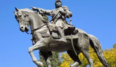 Θ.Κολοκοτρώνης: Σαν σήμερα το 1821 αποβιβάζεται στην Καρδαμύλη για να προετοιμάσει την εξέγερση των υπόδουλων Ελλήνων