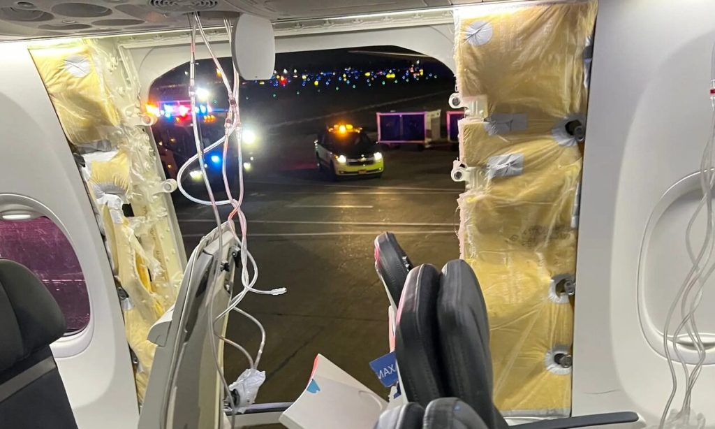 Alaska Airlines:Τα αεροσκάφη της 18 Boeing 737-9 επιστρέφουν σε λειτουργία λίγες ώρες μετά το θρίλερ στα 16.000 πόδια