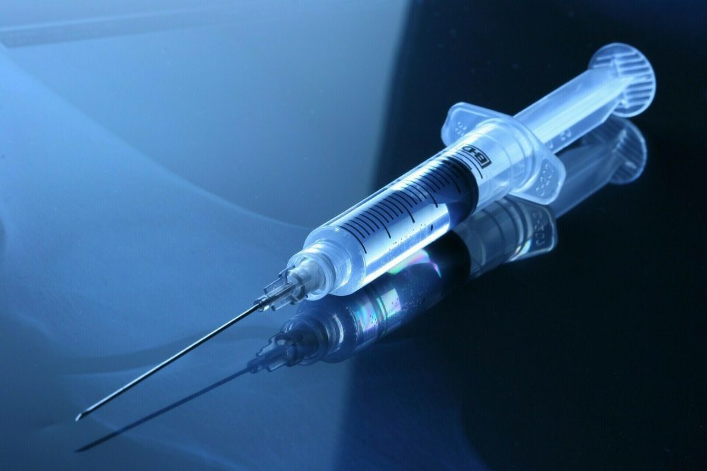 H Pfizer «γράφει» ζημιές δισ. λόγω απούλητων εμβολίων και στην Ελλάδα Α.Γεωργιάδης και Μ.Παγώνη κάνουν ότι μπορούν για να «ρεφάρει» 