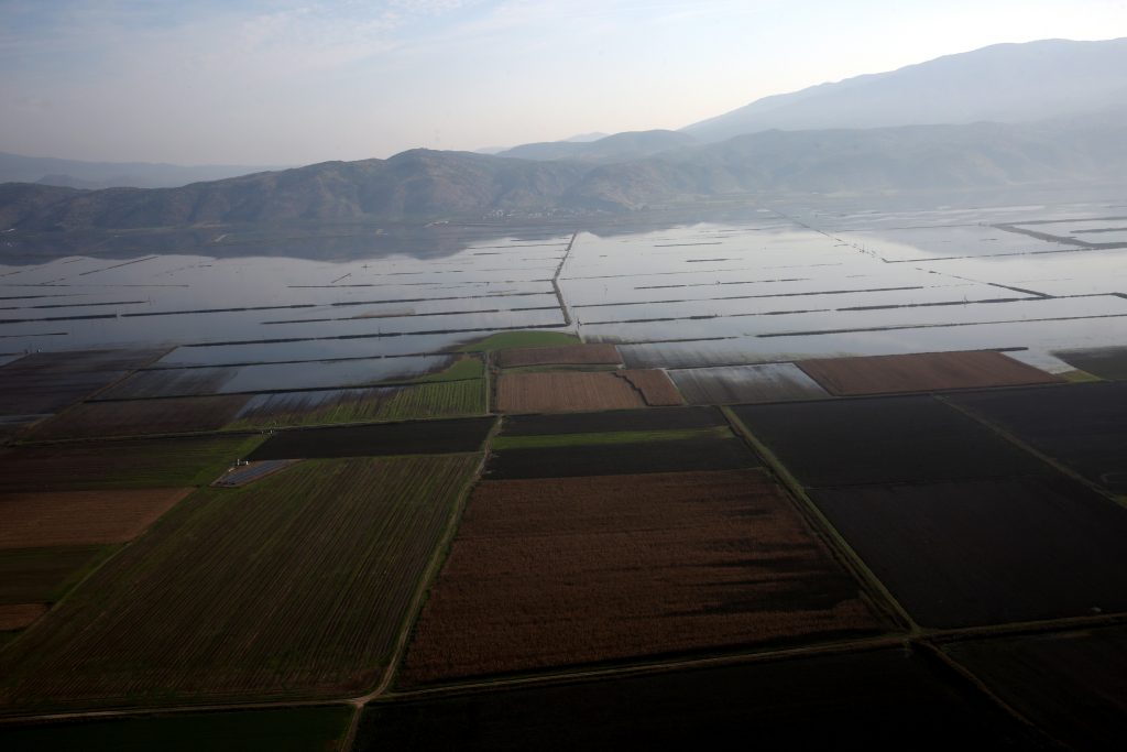 Υπερχείλισε ο ποταμός Καλαμάς στη Θεσπρωτία – Χιλιάδες στρέμματα καλλιεργειών πλημμύρισαν