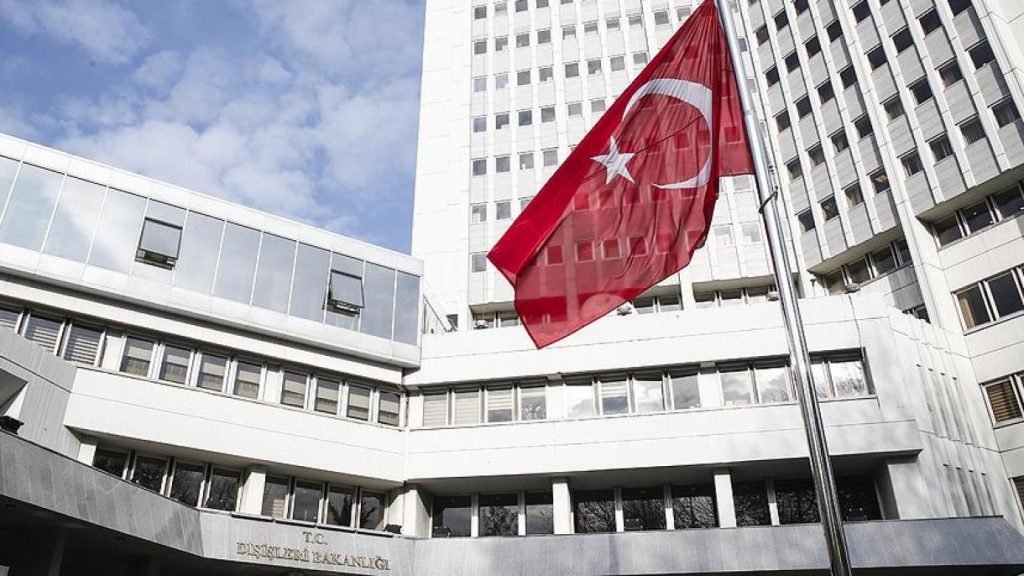 Το τουρκικό υπουργείο Εξωτερικών μπορεί να εξαιρέσει την γνώση των αγγλικών ως προϋπόθεση για τους διπλωμάτες του