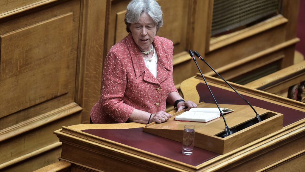 Η Α.Λινού παραμένει βουλευτής του ΣΥΡΙΖΑ – «Είμαι προσηλωμένη στο κοινοβουλευτικό έργο μου»