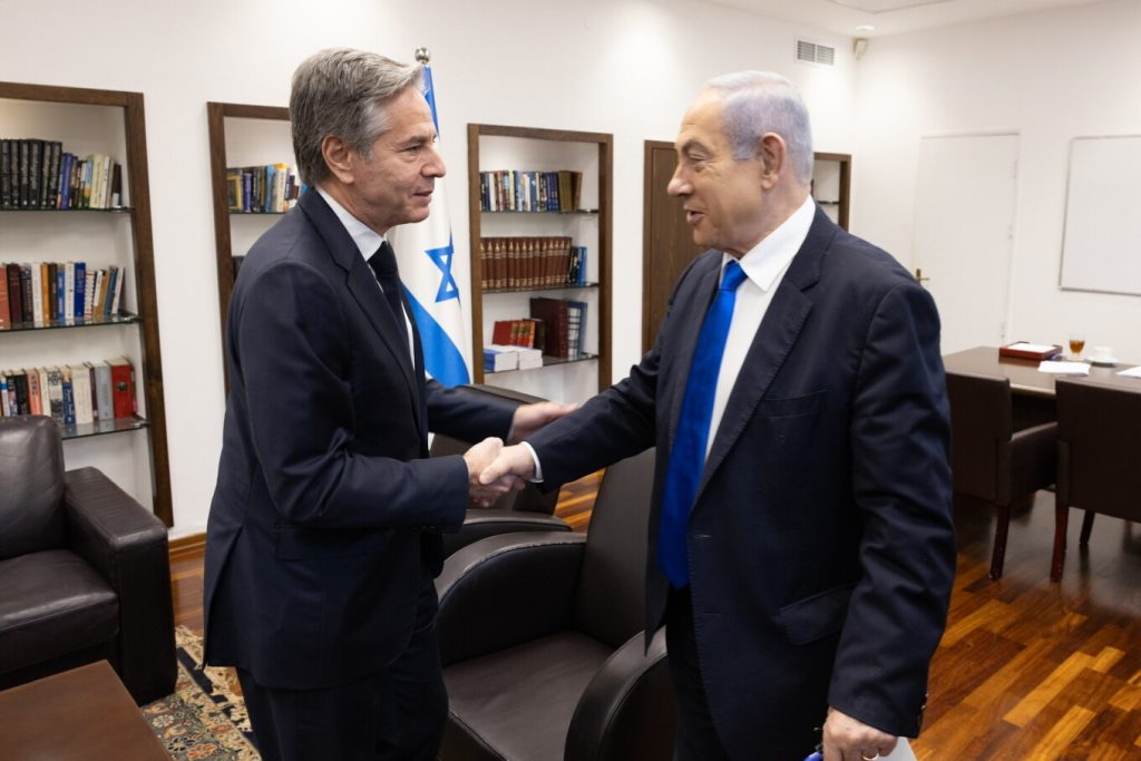 Ξανά στο Ισραήλ ο Α.Μπλίνκεν: Στο «τραπέζι» η δημιουργία παλαιστινιακού κράτους για να «υπάρξει ειρήνη»
