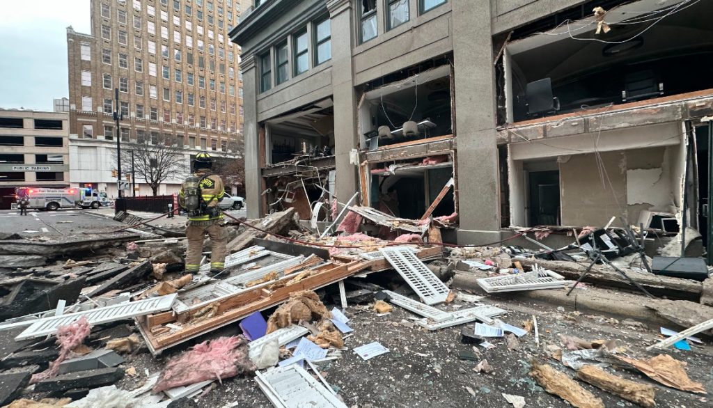 Ισχυρή έκρηξη σε ξενοδοχείο στο Φορτ Γουόρθ στο Τέξας – 21 τραυματίες και 1 αγνοούμενος (βίντεο)