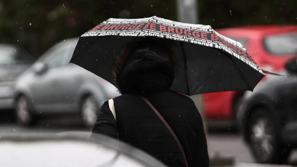 Καιρός: Κρύο με βροχές και καταιγίδες σήμερα – Κακοκαιρία σε Αθήνα και Θεσσαλονίκη