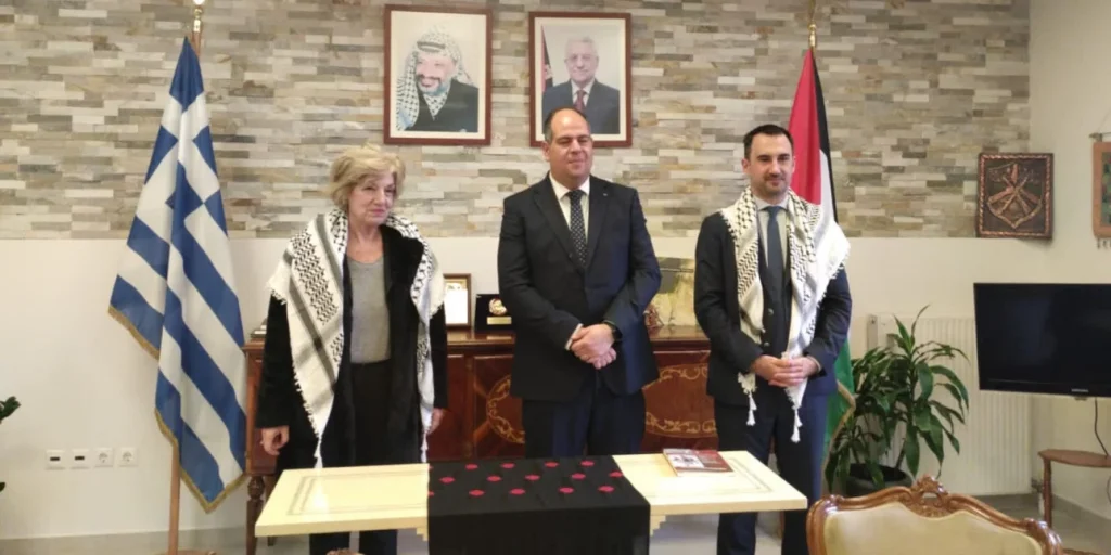 Ο Α.Χαρίτσης συναντήθηκε με τον πρέσβη της Παλαιστίνης -Καταθέτει αίτημα να μιλήσει στη Βουλή ο Μ.Αμπάς