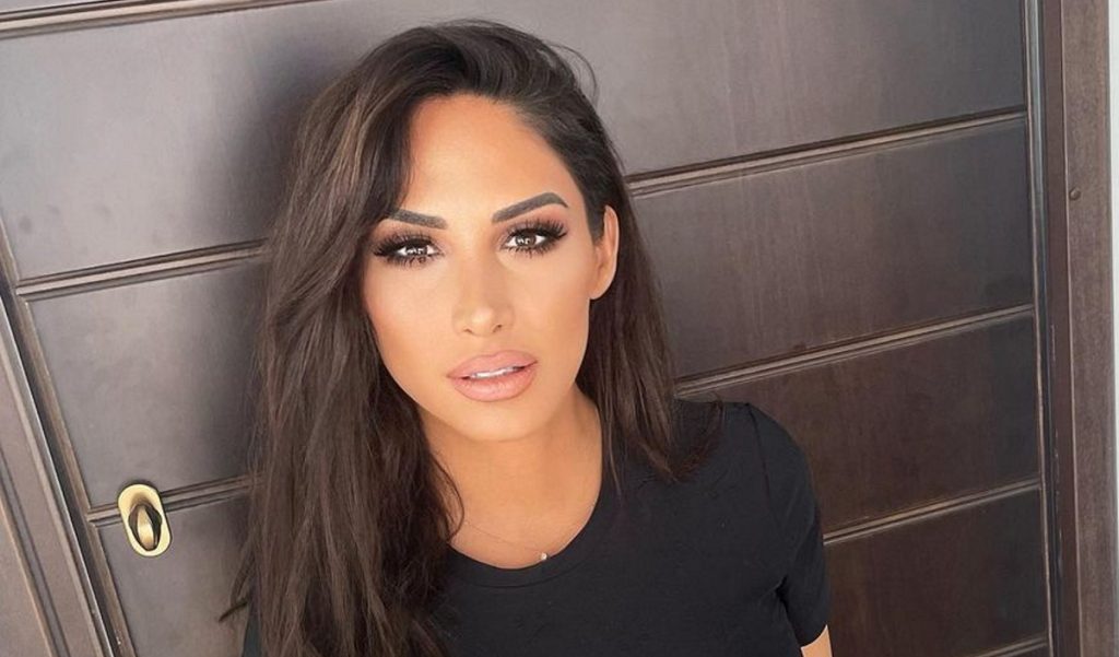 Η Λ.Ζευγαρά «λύγισε» μιλώντας για τον Β.Καρρά – «Έγραφε τραγούδια και δεν ζητούσε χρήματα»