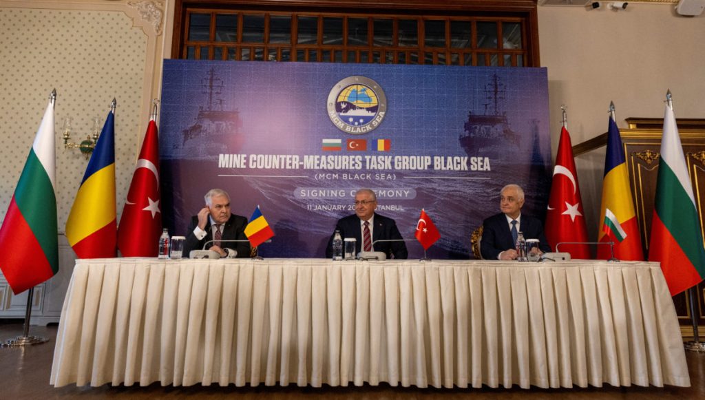 Η Τουρκία υπέγραψε μνημόνιο με τη Ρουμανία και τη Βουλγαρία για τις νάρκες στη Μαύρη Θάλασσα