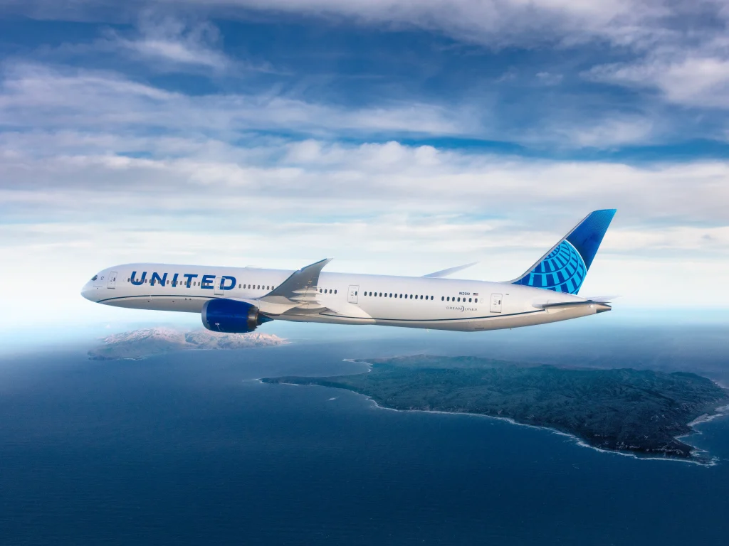 ΗΠΑ: Αεροσκάφος της United Airlines προσγειώθηκε στη Φλόριντα λόγω «πιθανού προβλήματος με την πόρτα»